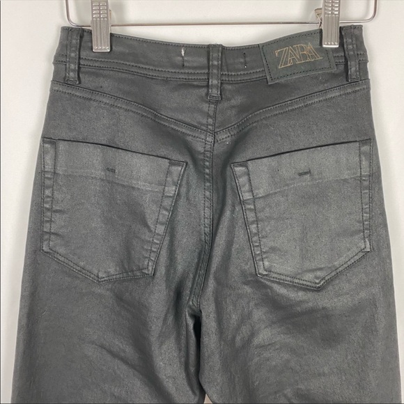 Zara Hi Rise Cropped Flare Coated Black Jeans Size 4 - Picture 3 of 5